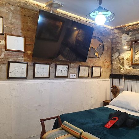 Studio Or Rooms With Private Bathroom Or Rooms With Shared Bathroom Barcelona Exterior photo