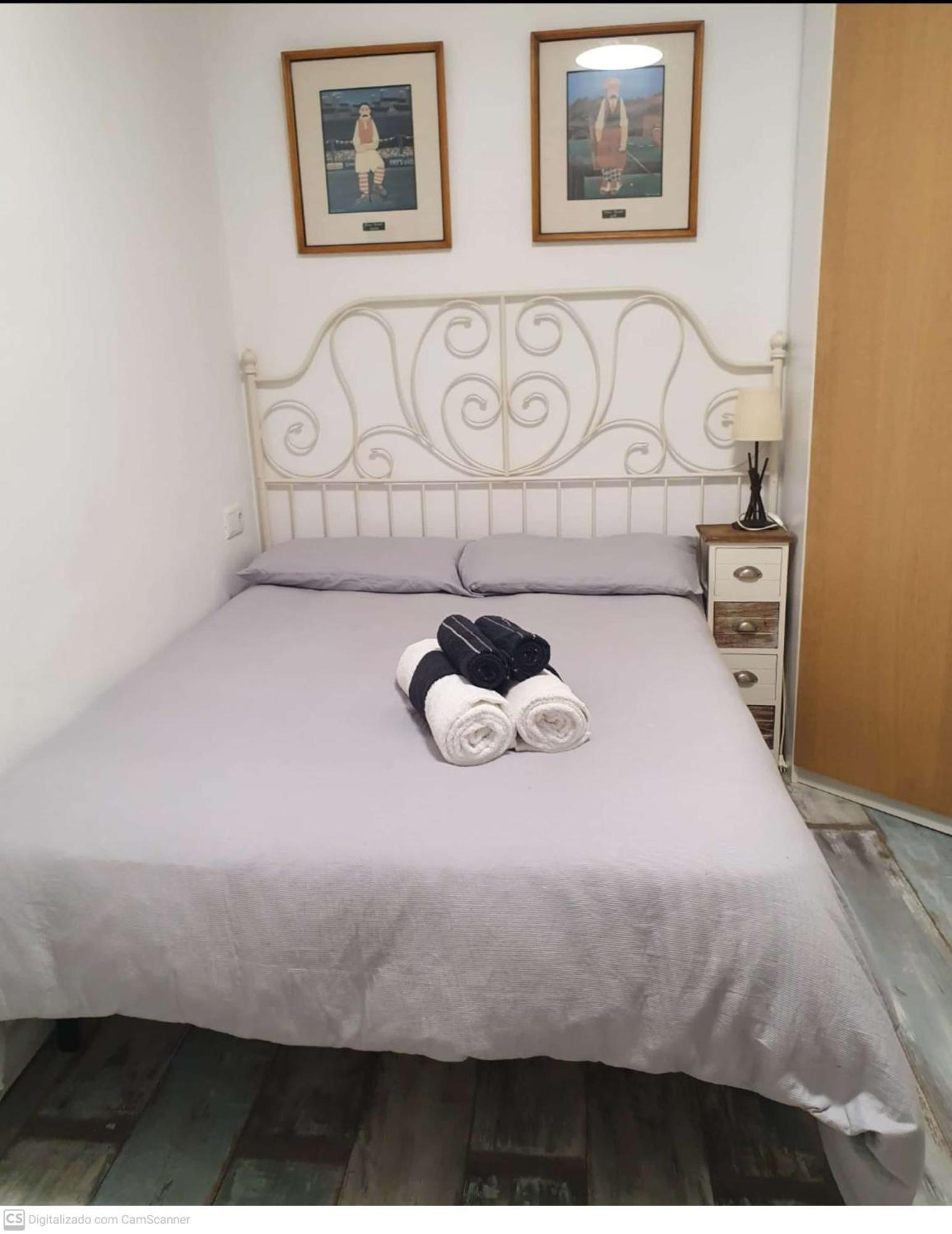 Studio Or Rooms With Private Bathroom Or Rooms With Shared Bathroom Barcelona Exterior photo
