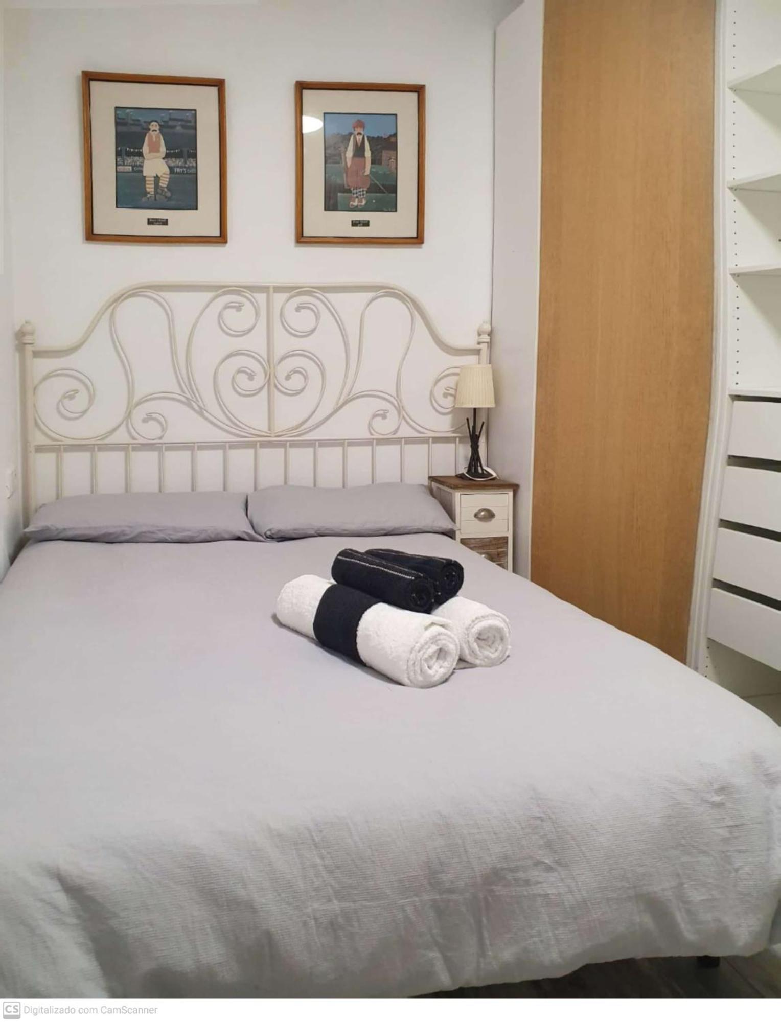 Studio Or Rooms With Private Bathroom Or Rooms With Shared Bathroom Barcelona Exterior photo