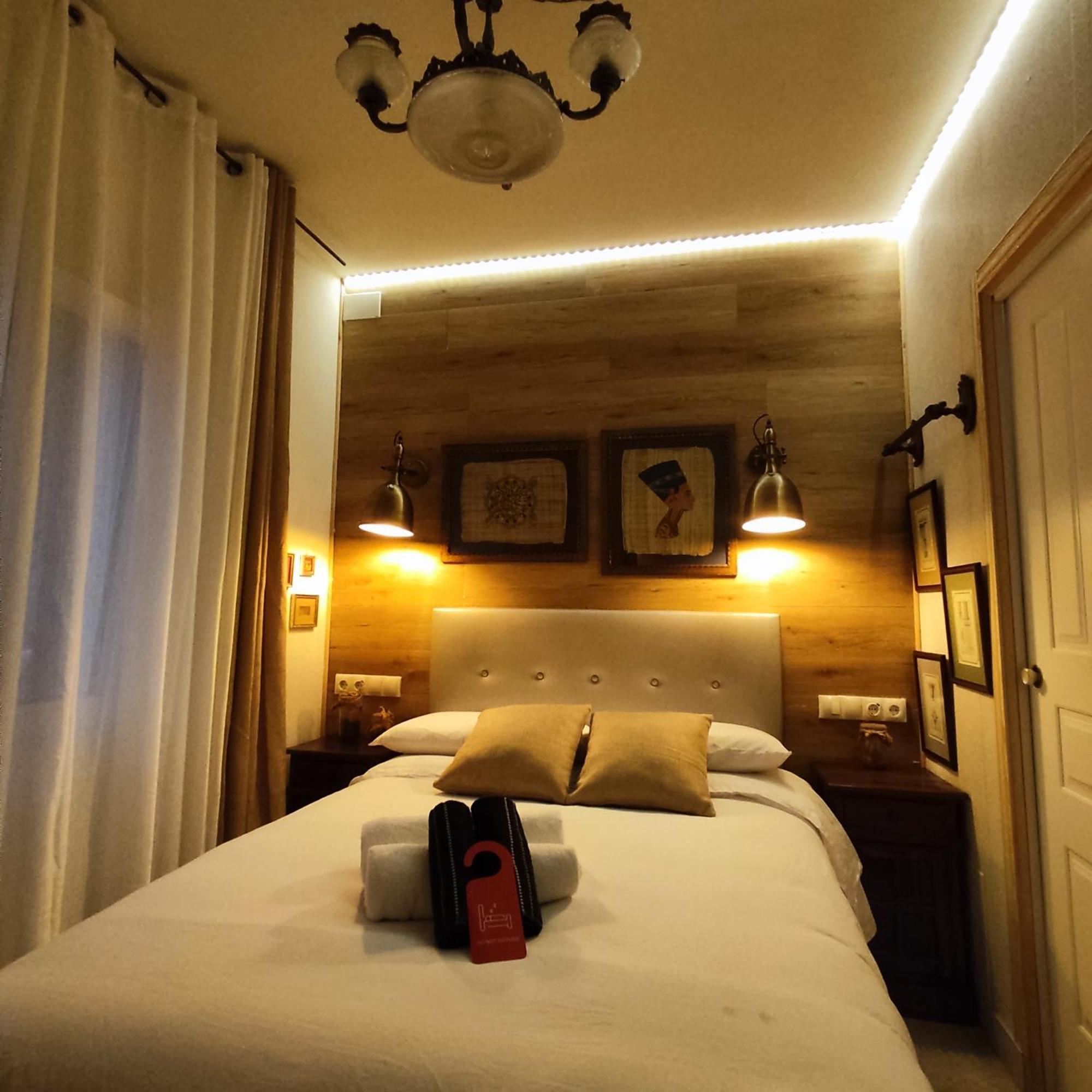 Studio Or Rooms With Private Bathroom Or Rooms With Shared Bathroom Barcelona Exterior photo