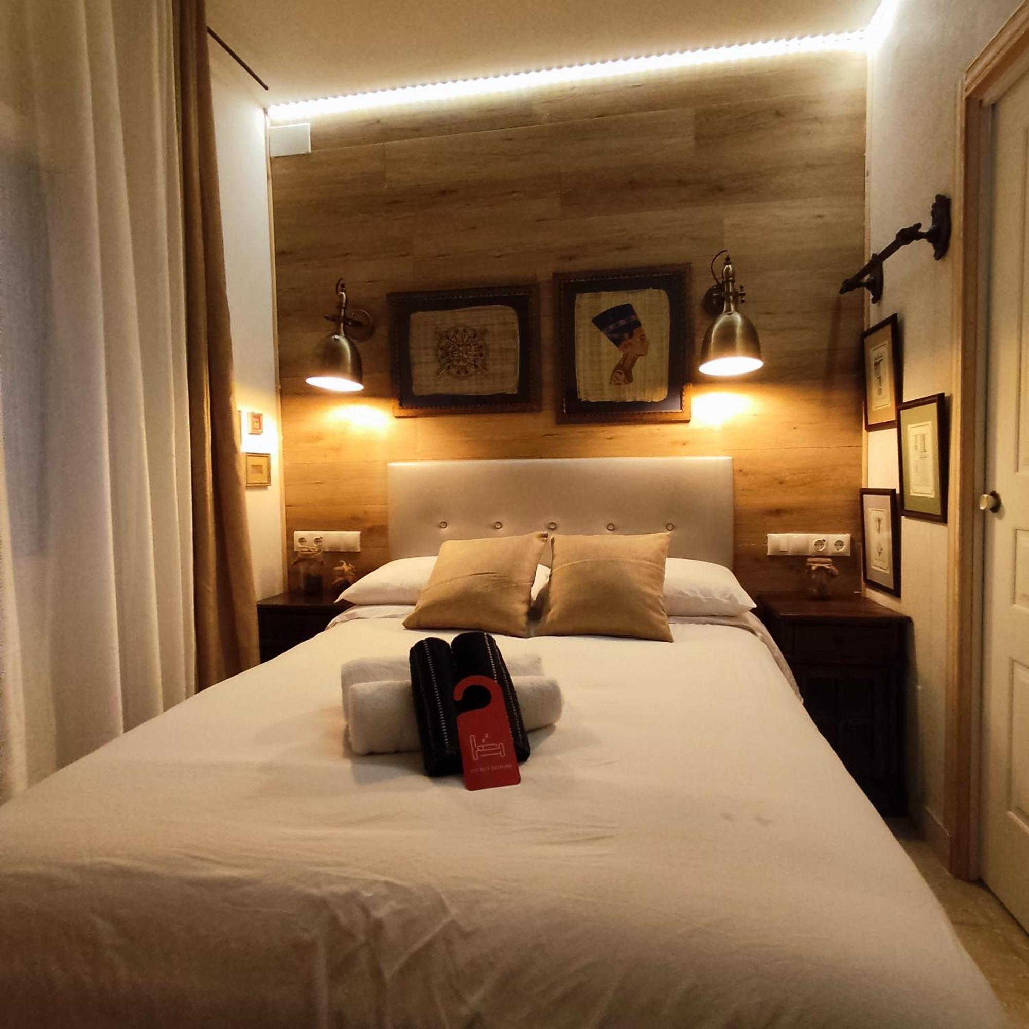 Studio Or Rooms With Private Bathroom Or Rooms With Shared Bathroom Barcelona Exterior photo