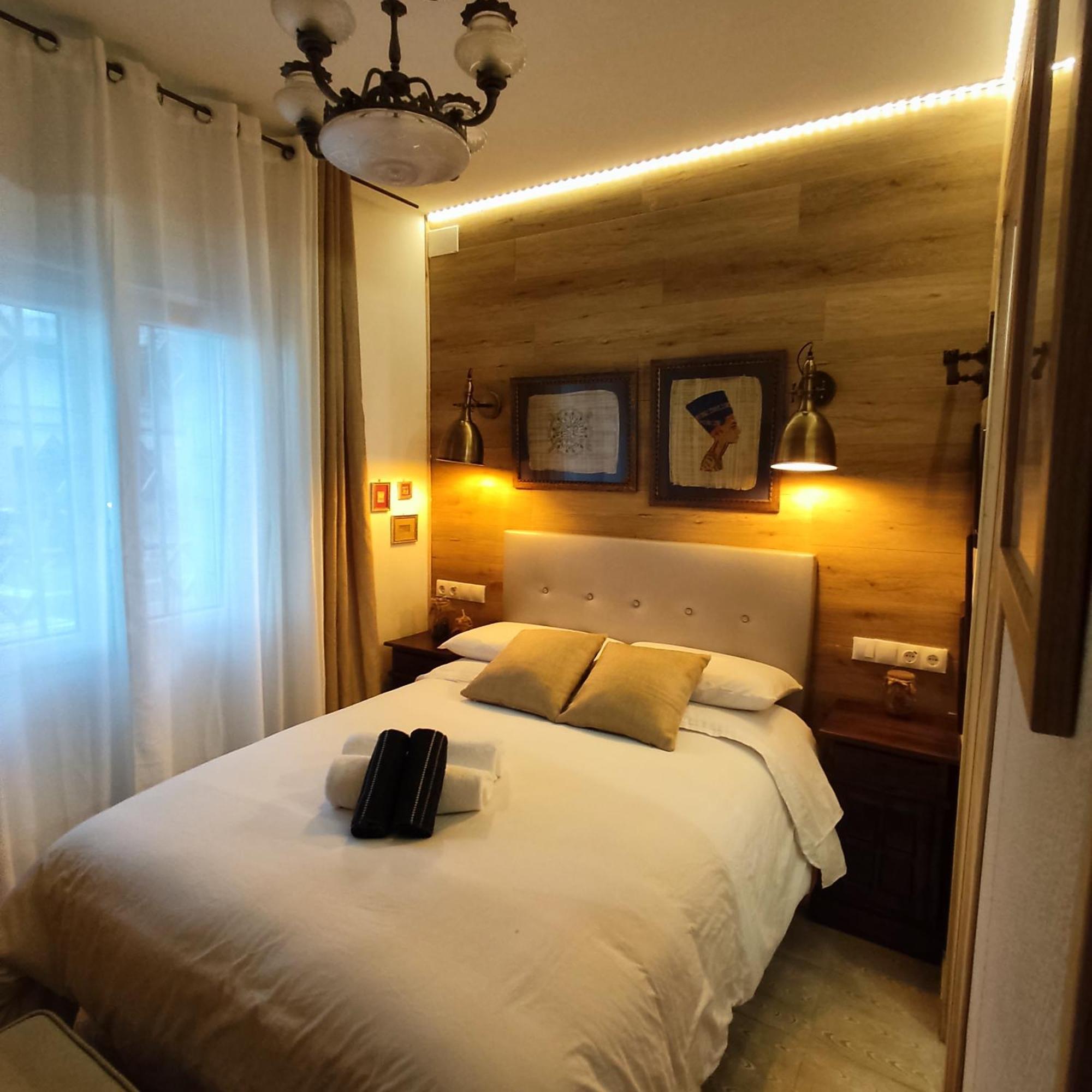 Studio Or Rooms With Private Bathroom Or Rooms With Shared Bathroom Barcelona Exterior photo