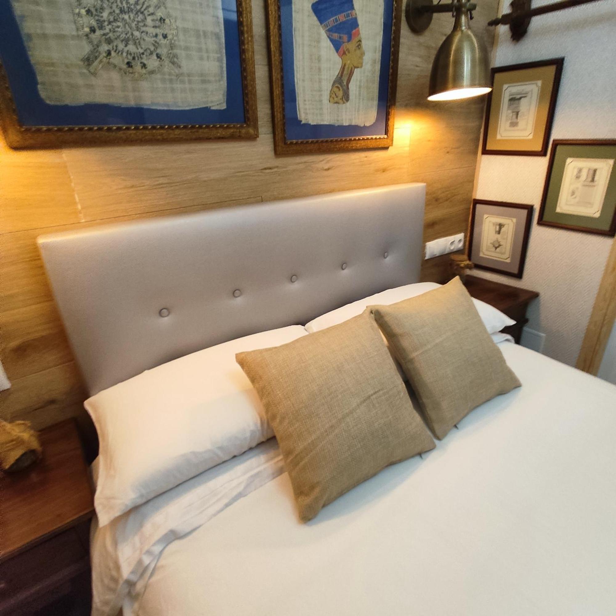 Studio Or Rooms With Private Bathroom Or Rooms With Shared Bathroom Barcelona Exterior photo
