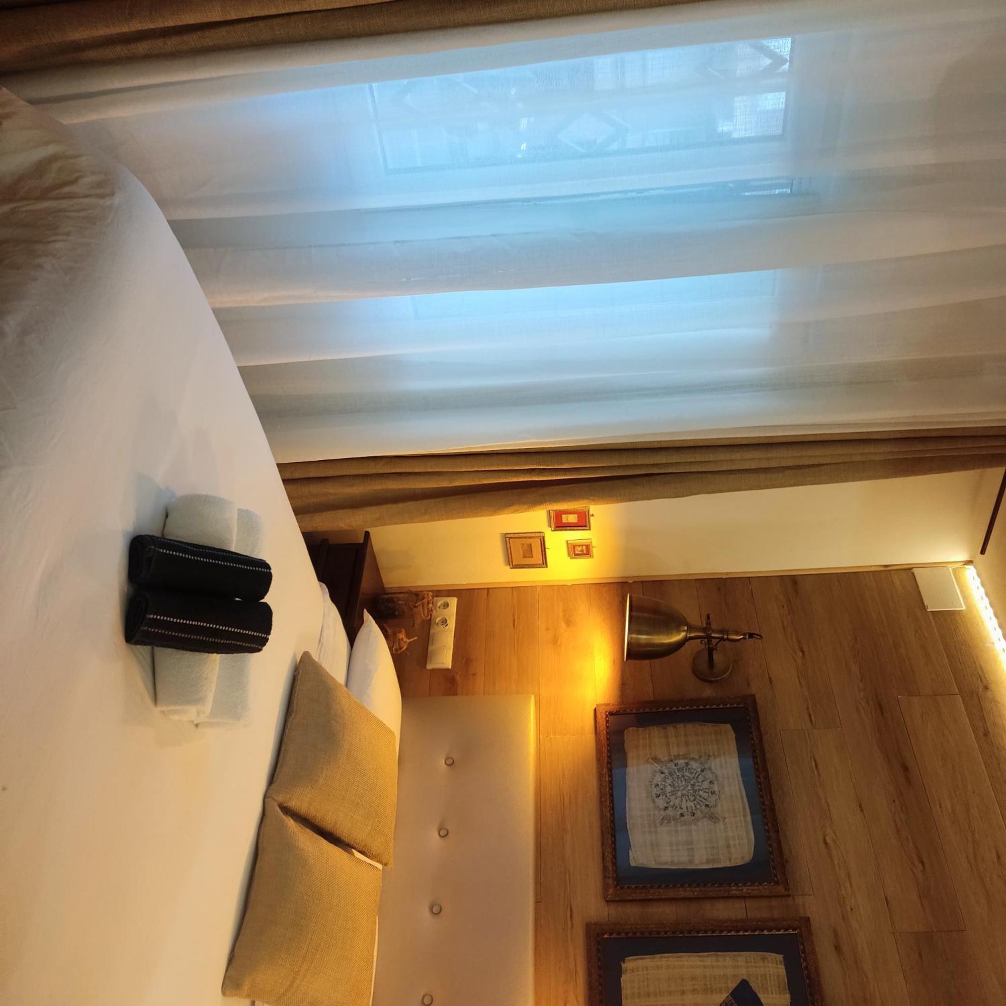 Studio Or Rooms With Private Bathroom Or Rooms With Shared Bathroom Barcelona Exterior photo
