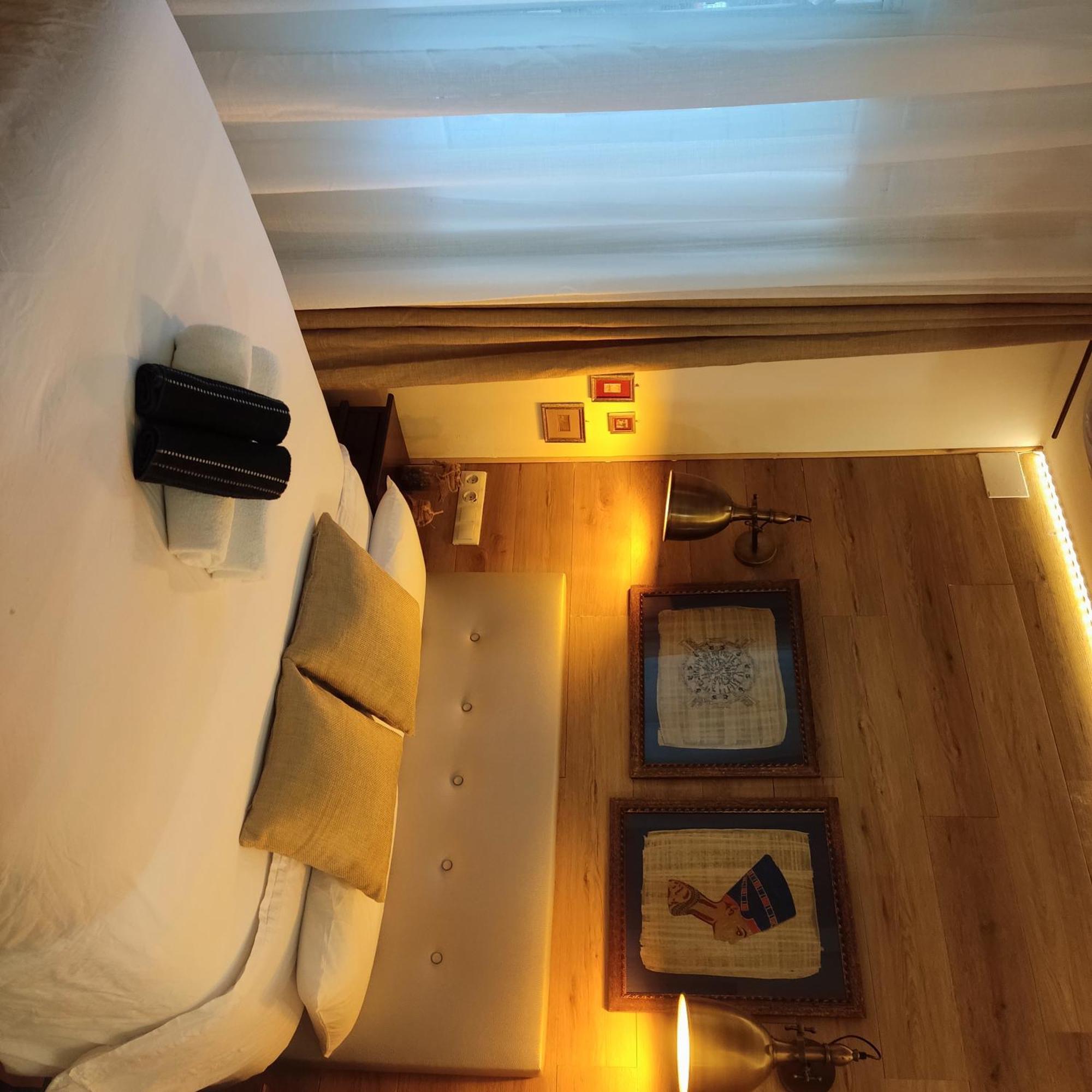 Studio Or Rooms With Private Bathroom Or Rooms With Shared Bathroom Barcelona Exterior photo
