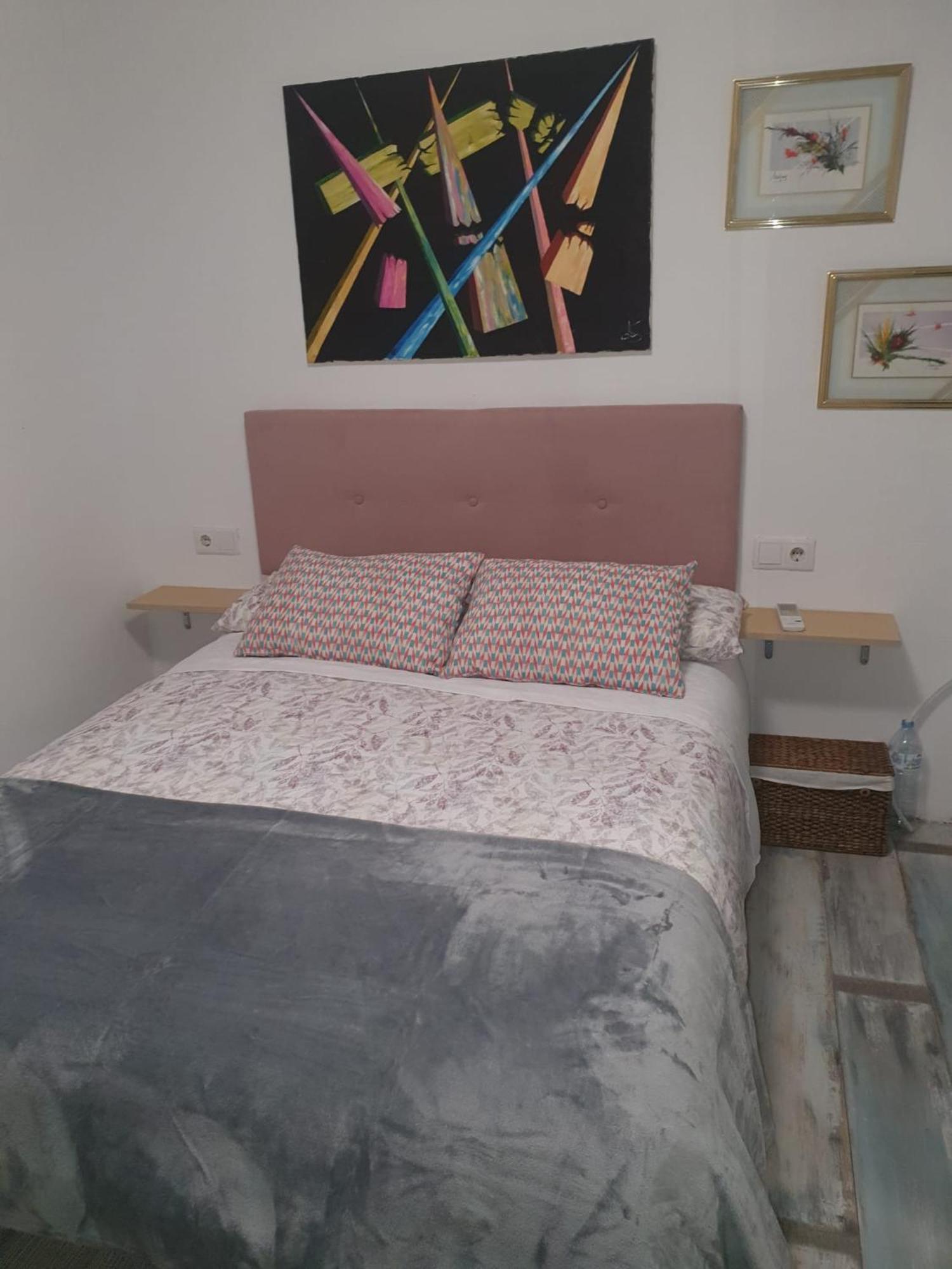 Studio Or Rooms With Private Bathroom Or Rooms With Shared Bathroom Barcelona Exterior photo