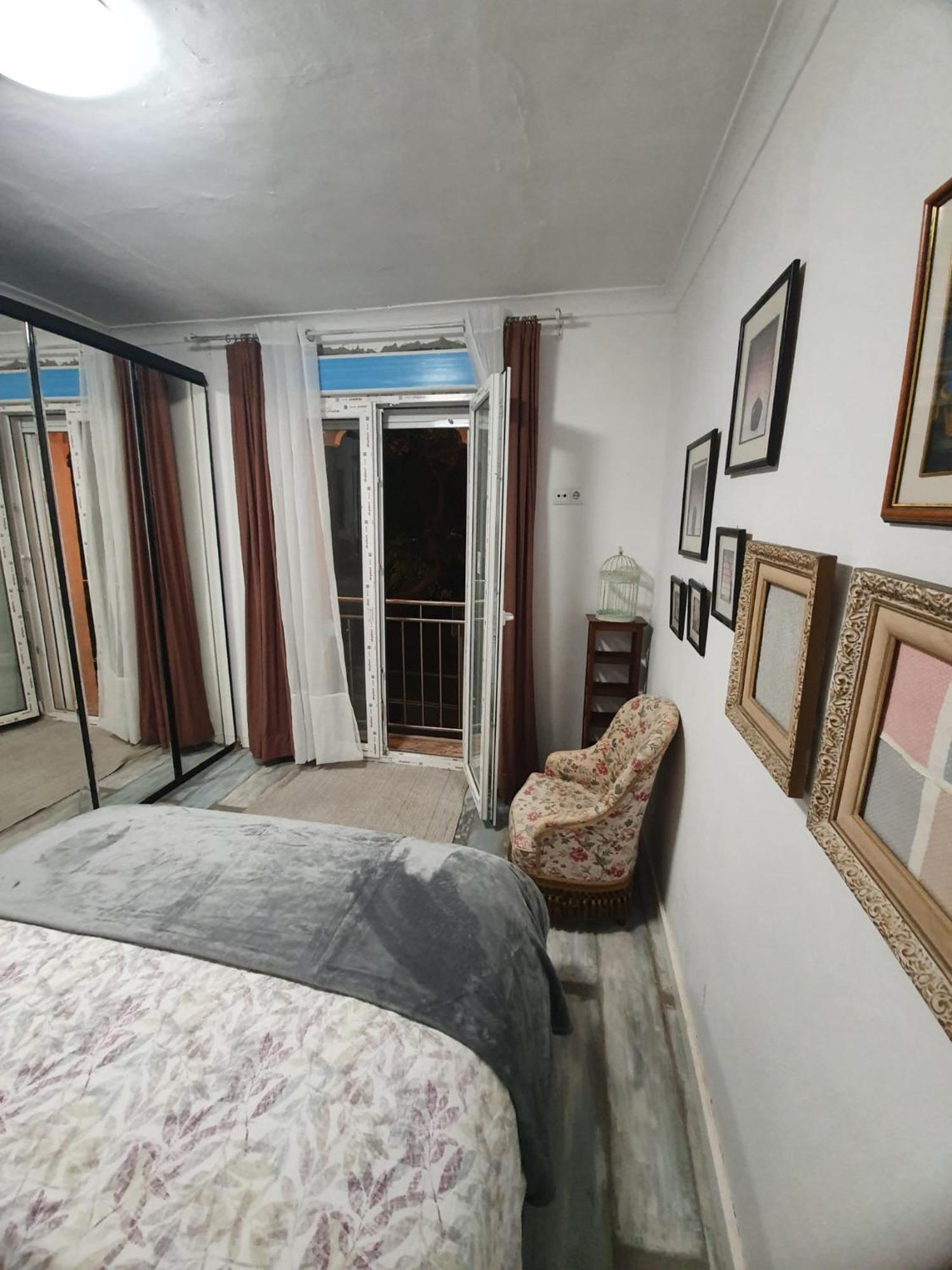 Studio Or Rooms With Private Bathroom Or Rooms With Shared Bathroom Barcelona Exterior photo