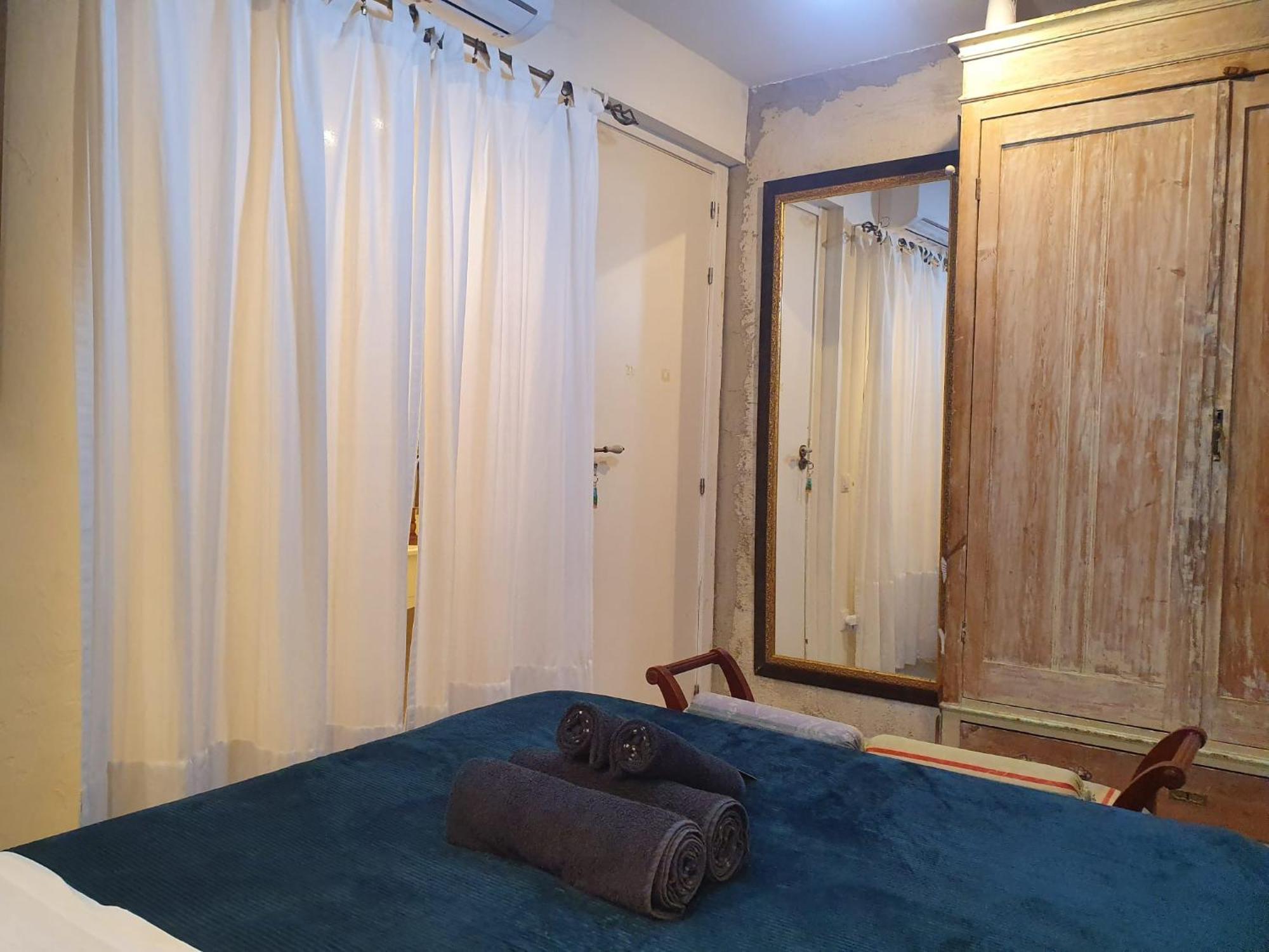 Studio Or Rooms With Private Bathroom Or Rooms With Shared Bathroom Barcelona Exterior photo